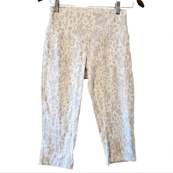Lululemon 2022 Align High Rise Crop 17" Cheetah Camo Antique White Leggings Sz 8 - Picture 5 of 12